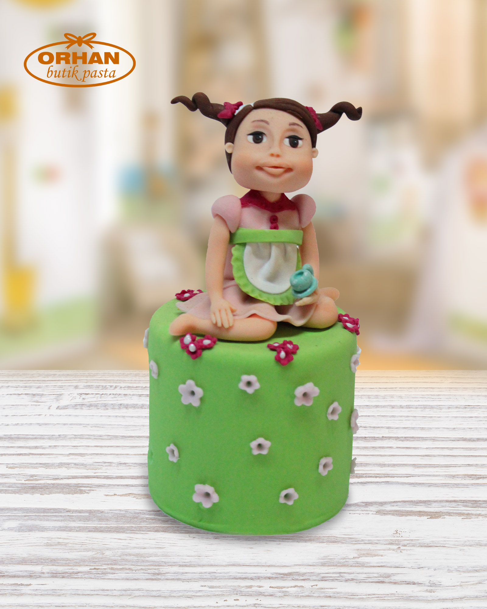 Girl Şekilli Tek Pasta
